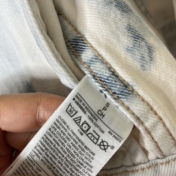 Gap Icon Cropped Denim Jacket in white Bleach size Small - Picture 4 of 4